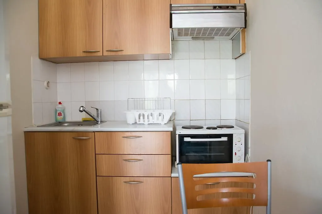 Aelia Apartments 尼亚普拉加