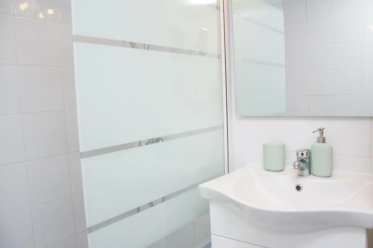 Aelia Apartments 尼亚普拉加